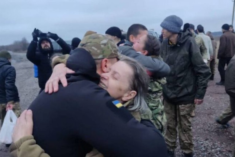 أوكرانيا تستعيد 130 عسكريا في صفقة لتبادل الأسرى بمناسبة عيد القيامة