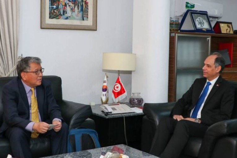 اجتماع بين وزير التعليم العالي ووفد عن المعهد الكوري للسياسات العلمية والتكنولوجية يبحث تطوير علاقات التعاون