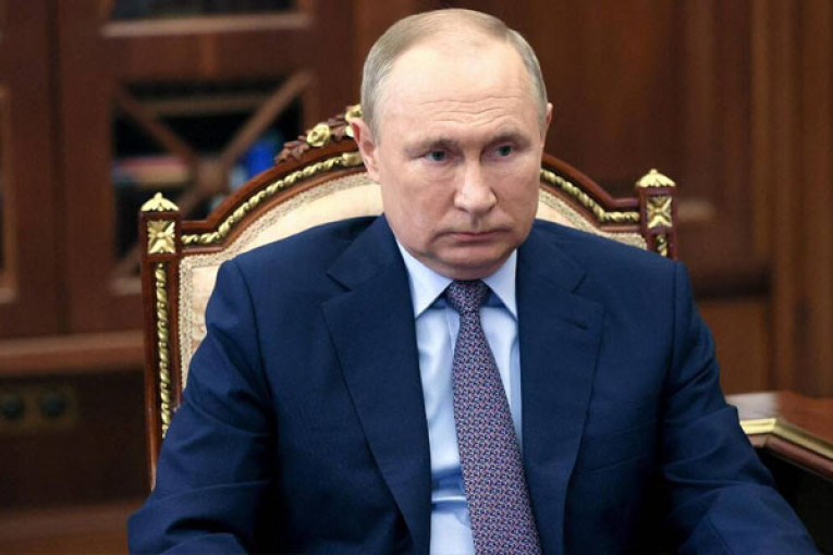 بوتين يهنئ المسلمين في روسيا بحلول عيد الفطر