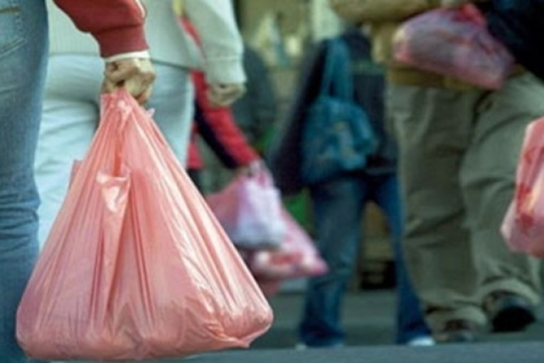 القيروان: وزيرة البيئة تدعو المخابز الى القطع مع استعمال الأكياس البلاسيكية وتعويضها بأكياس قماشية