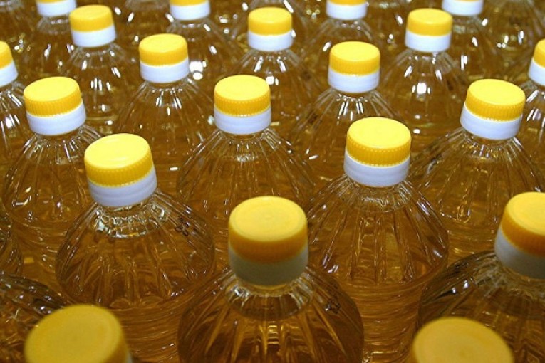 سوسة: حجز 756 لترا من الزيت المدعم لدى مؤسسة تجارة بالجملة