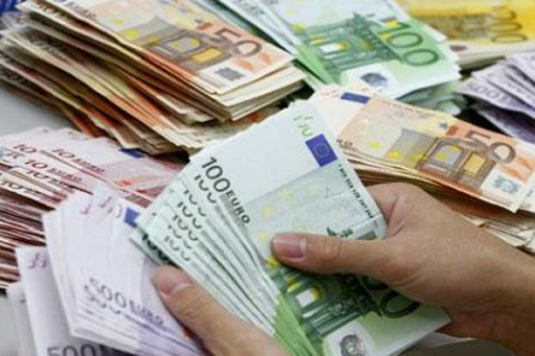 رصيد تونس من العملة الصعبة يتراجع إلى 93 يوم توريد