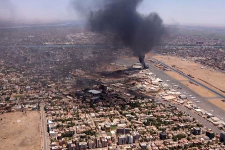 الصراع يدخل شهره الثاني في السودان.. قصف ودمار وجوع