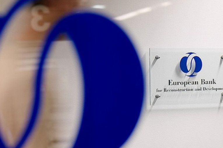 بنك الإعمار والتنميّة يتوقّع تباطؤ النمو في تونس