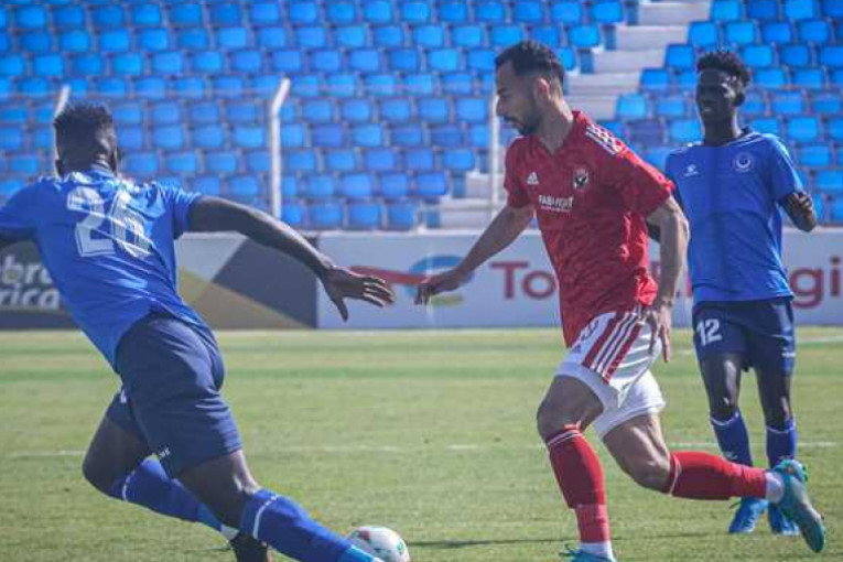 الاتحاد الإفريقي يكتفي بتوقيع عقوبة مالية على الأهلي في شكوى الهلال