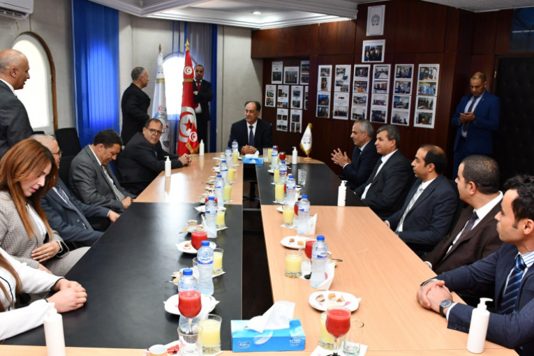 وزير الداخلية يشرف على جلسة عمل حول مهام إدارة الشرطة الفنية والعلمية