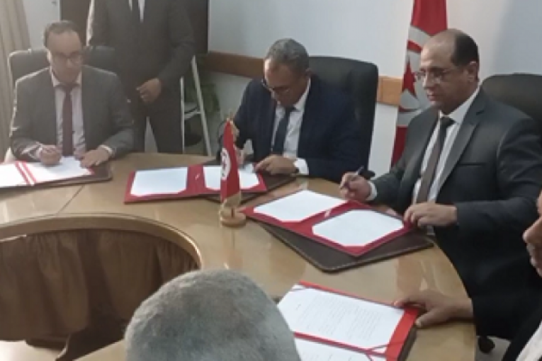 ‘رفع حجب الأعداد': وزارة التربية واتحاد الشغل يوقعان محضر الاتفاق