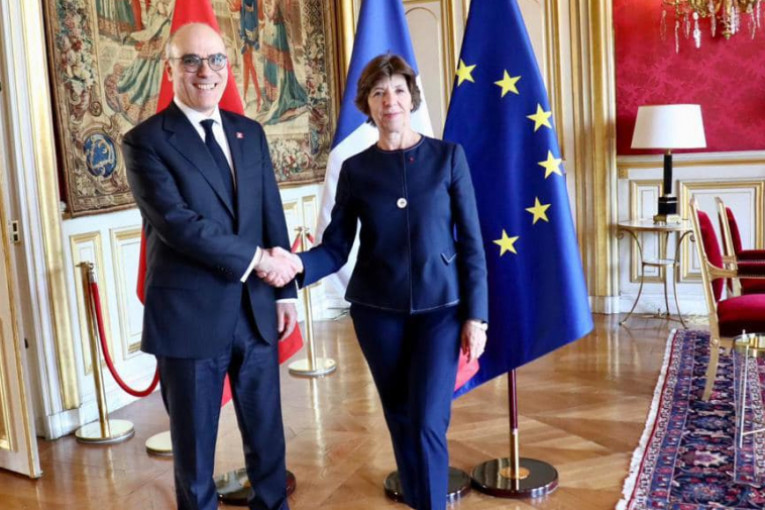 وزير الخارجية: ‘لم أناقش مع نظيرتي الفرنسية مسألة الحقوق والحريات’