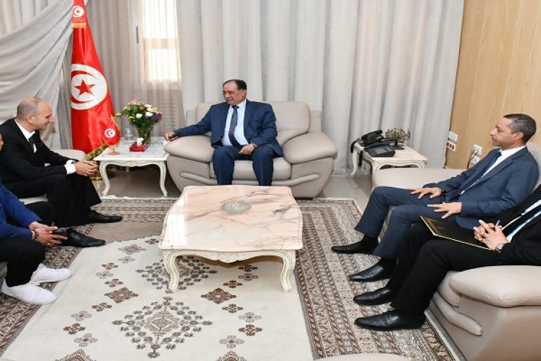 وزير الداخلية: حريصون على ضمان حرية الصحافة وحق الصحفيين في العمل في إطار اخلاقيات المهنة ووفقا للقانون وتغليب مصلحة الوطن