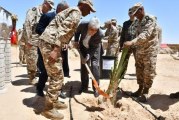 وزير الدفاع يعطي إشارة انطلاق غراسة النخيل بالمحدث في قبلي ويطّلع على سير العمل بالمستشفى العسكري بقابس