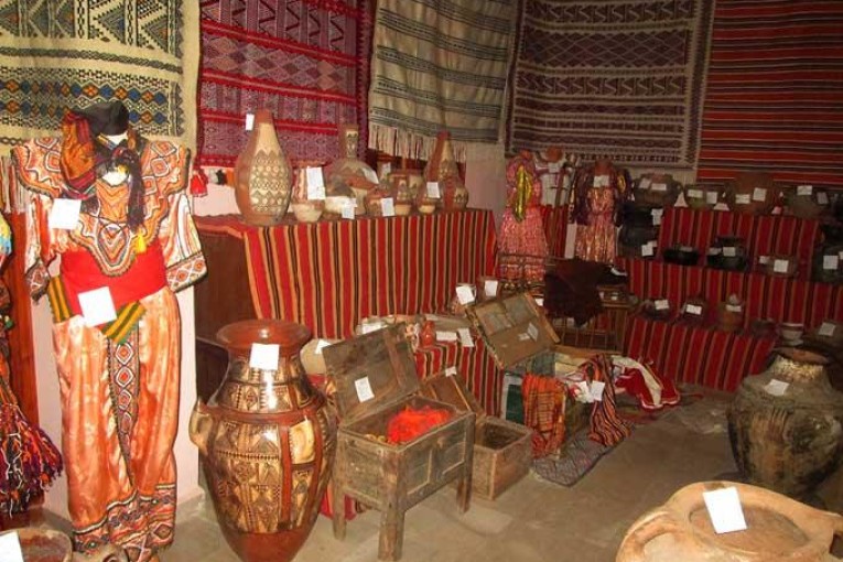 بن عروس: معرض جهوي للصناعات التقليدية وسوق لعرض المنتوجات الحرفية لتنشيط الحياة الاقتصادية بالجهة