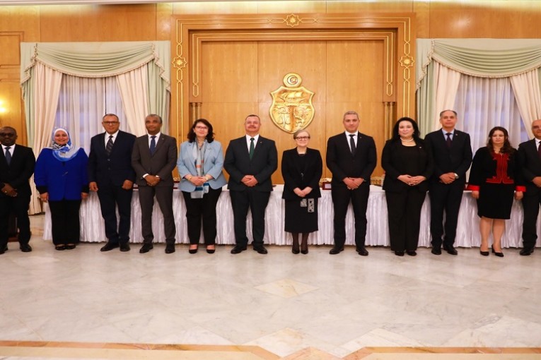 بودن تشرف على الاجتماع الأول للفريق الوزاري التونسي رفيع المستوى المعني بمكافحة التبغ