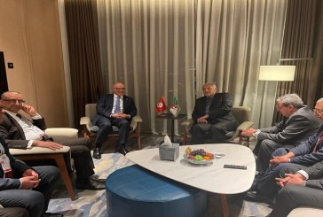وزيرا الخارجية التونسي والجزائري يتباحثان التعاون في التجارة والاستثمار والنقل وتنمية مناطق الحدود
