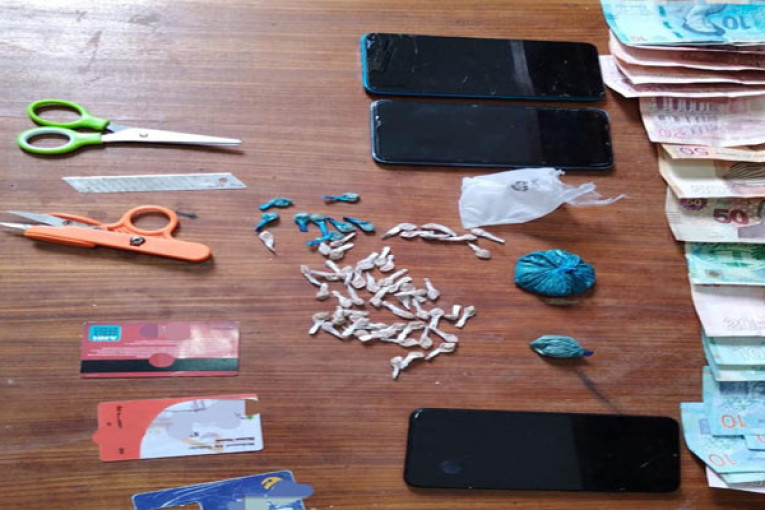 الزهروني: الإحتفاظ بمروّج لمخدّر الهيروين رفقة امرأة وحجز 60 لفّة