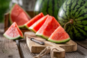 البطيخ… محاولات علمية مستمرة لمعرفة فوائده الصحية