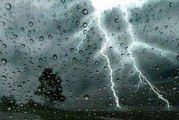 الليلة: أمطار متفرّقة ورعدية مع تساقط البرد بأماكن محدودة