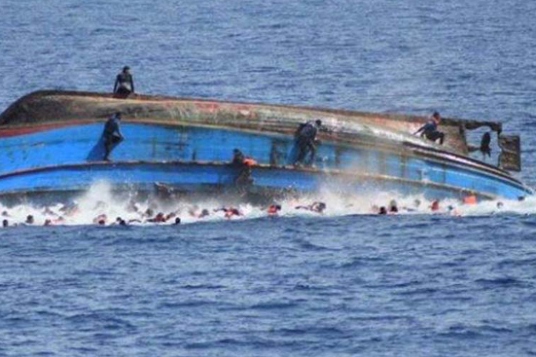 صفاقس: ضبط 25 شخصا بينهم أجنبي عربي بصصد التحضير لعملية ‘حرقة’ وحجز مركب بحري حديث الصنع