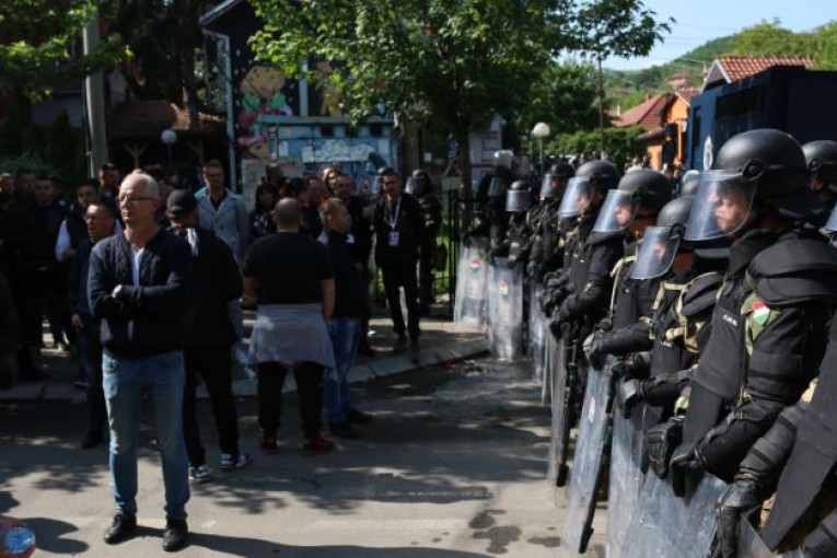 «الناتو» يرسل 700 جندي إضافي إلى كوسوفو لمواجهة الاحتجاجات