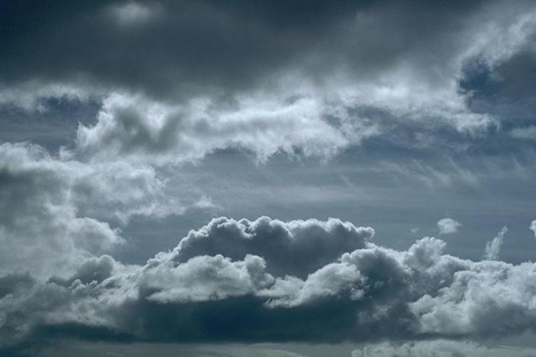 الليلة: طقس مغيم والحرارة بين 13 و23 درجة