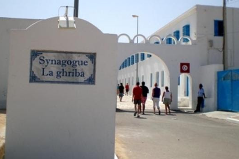 وزيرا الداخلية والسياحة في جربة للإطلاع على سير تأمين زيارة الغريبة