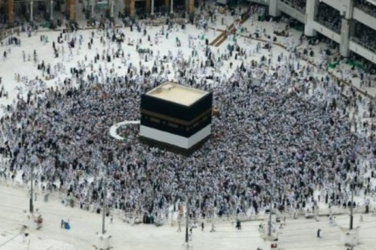 وزارة الحج والعمرة بالسعودية: ‘تأشيرة الزيارة لا تسمح بأداء مناسك الحج’