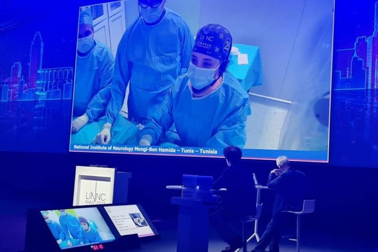 معهد الأعصاب بتونس: عمليتان لمعالجة تشوه أوعية دموية بُثَتا مباشرة بمؤتمر طبي دولي بباريس (صور)