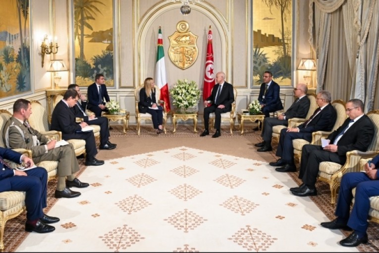 ميلوني: ‘سيتم ضخ 700 مليون أورو لفائدة تونس’