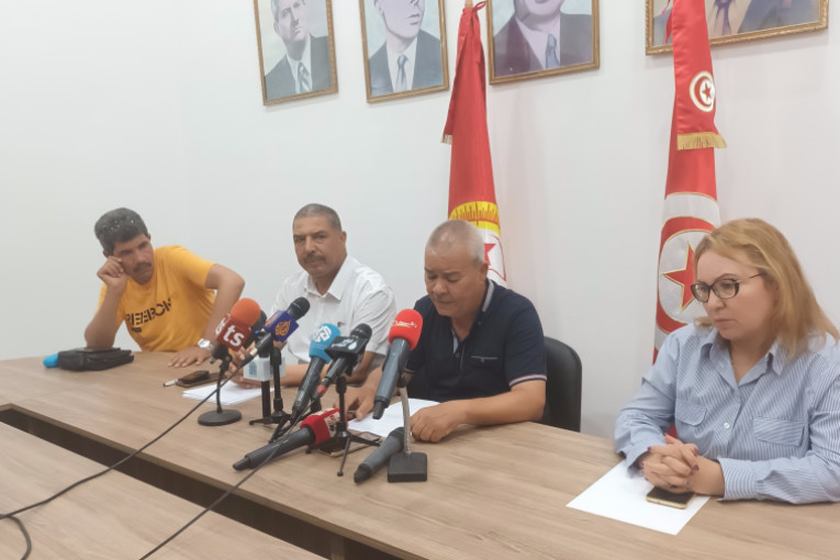 الجامعة العامة للتعليم الأساسي تقرّر مواصلة حجب الأعداد