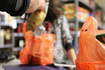 الشيخاوي تؤكد على منع استعمال الأكياس البلاستيكية في المحلاّت التجارية