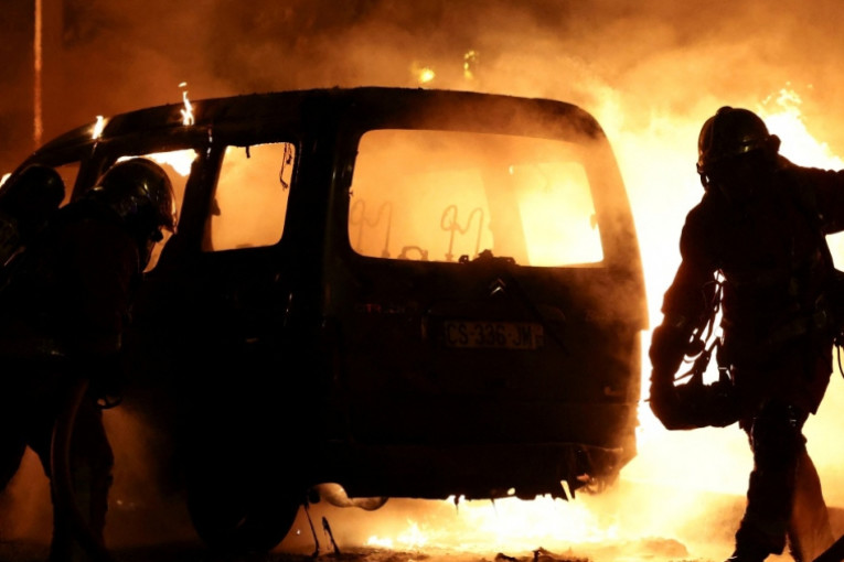 احتجاجات فرنسا.. ماكرون يترأس اجتماعا جديدا لخلية الأزمة