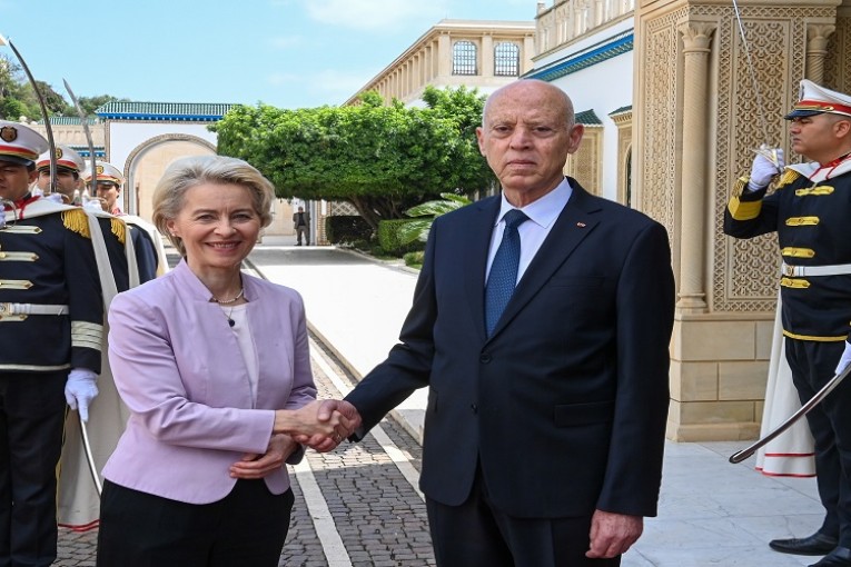 رئيسة المفوضية الأوروبية: ‘سنقدم 200 مليون أورو لتونس هذه السنة لدعمها على مستوى إدارة الحدود’