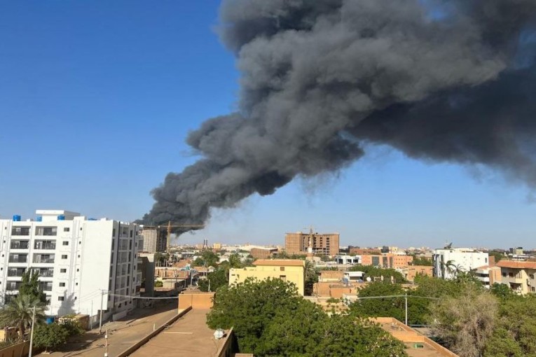 قصف مدفعي وضربات جوية على عدد من المناطق بالسودان