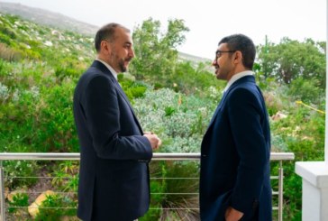 وزير خارجية الإمارات يلتقي نظيره الإيراني على هامش اجتماع «أصدقاء بريكس»