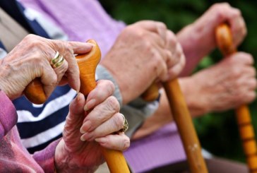 دراسة: 58% من كبار السن المقيمين بمؤسسات الرعاية لا يزورهم الأقارب
