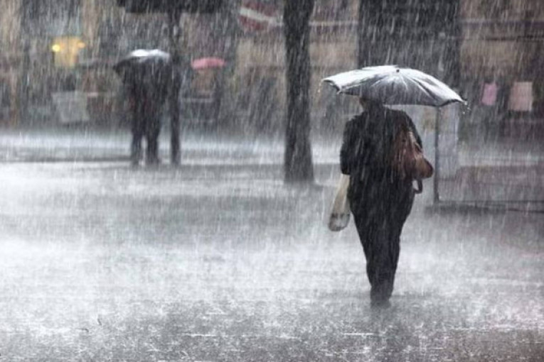 الليلة: أمطار والحرارة تصل إلى 34 درجة