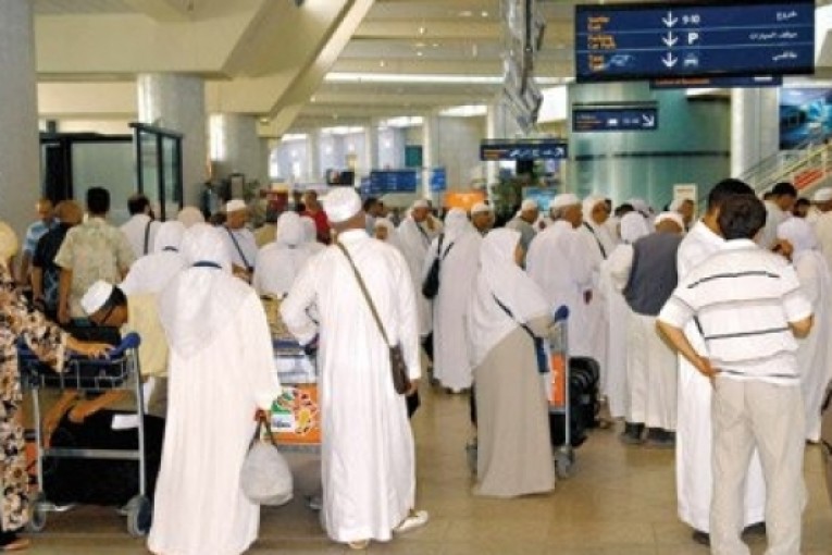 مطار تونس قرطاج: انطلاق أولى رحلات الحجيج التونسيين نحو البقاع المقدسة