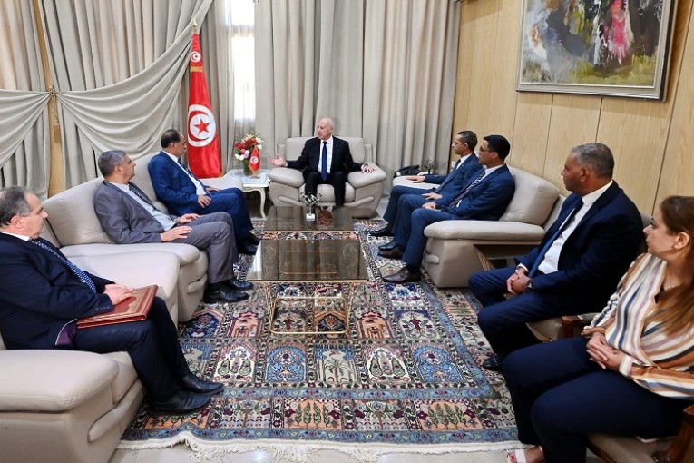 قيس سعيد: ’’ تونس لا تقبل بأن تكون منطقة عبور أو أرضا لتوطين الوافدين عليها من عدد من الدول الإفريقية’’