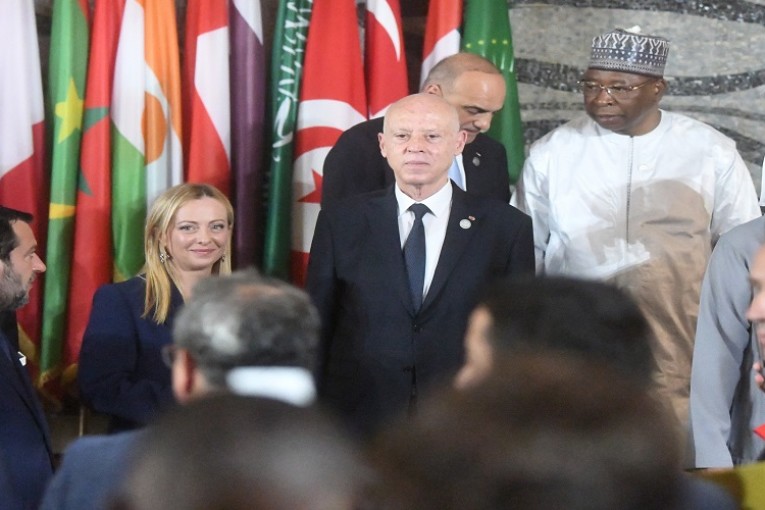 قيس سعيّد يدعو إلى إنشاء مؤسسة مالية عالمية جديدة ويجدّد رفض تونس التوطين المبطّن للمهاجرين غير النظاميين