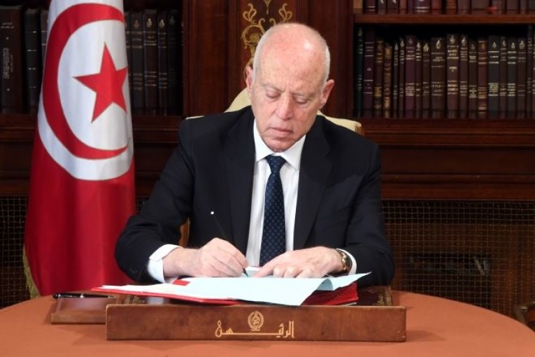 رئيس الجمهورية يُقرر تمتيع 1611 محكوما بالعفو الخاص