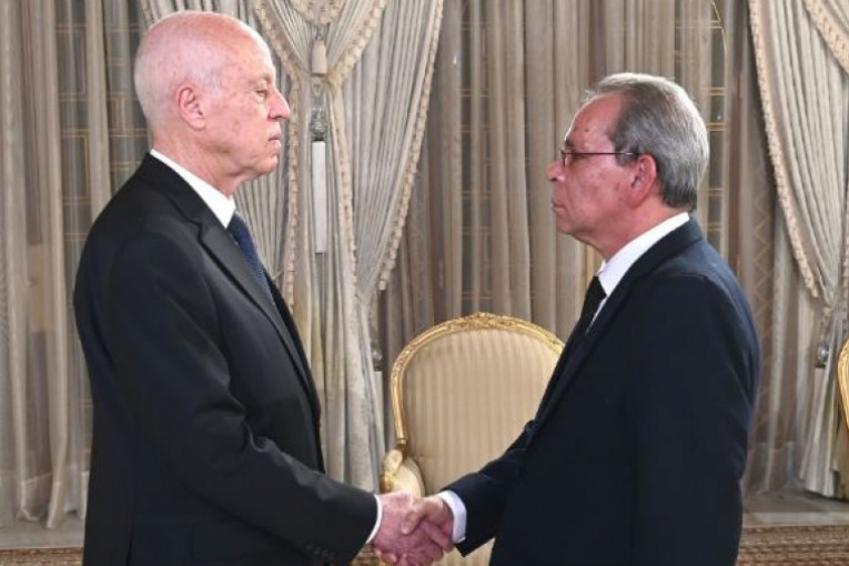 من هو أحمد الحشاني رئيس الحكومة الجديد ؟