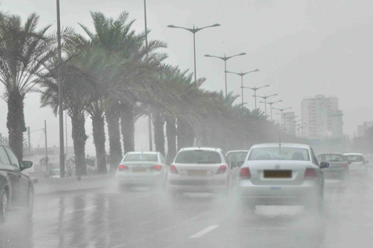 أمطار غزيرة ورياح قوية متوقعة الجمعة مع انخفاض ملحوظ في درجات الحرارة