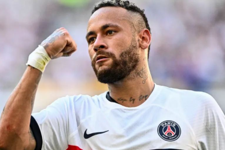 صحيفة ’’ليكيب’’ تؤكد اتفاق نيمار مع الهلال السعودي