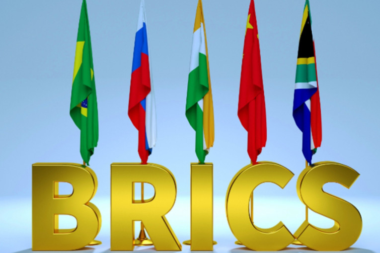 ثمان دول عربية تتقدّم بطلبات للانضمام لـ ”بريكس”