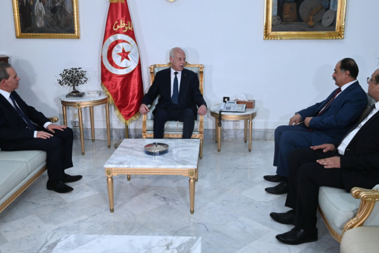 رئيس الدولة: الأزمة المفتعلة في الخبز لا يجب أن تتكرّر