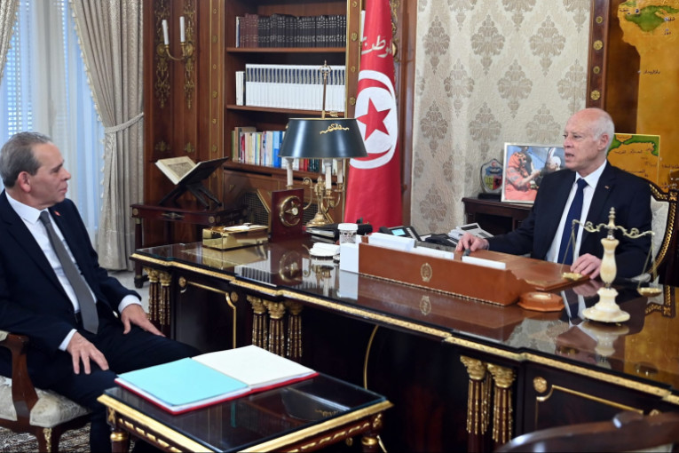 رئيس الجمهورية يطالب بالإسراع في مراجعة الانتدابات منذ 2011