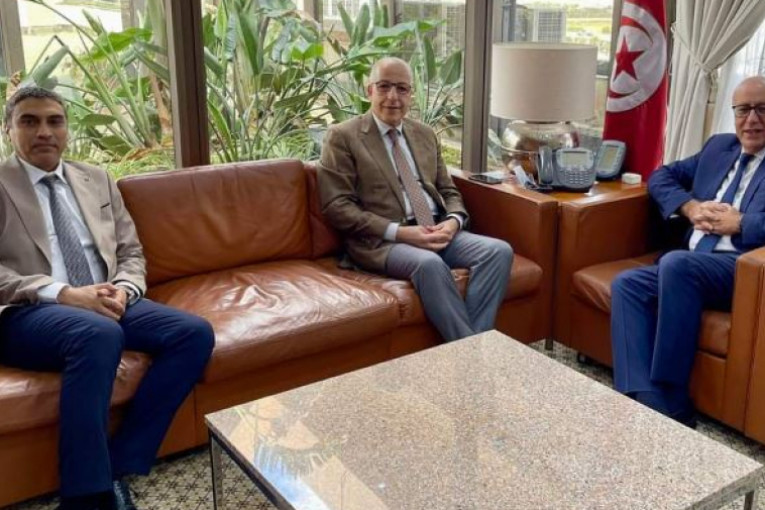 محافظ البنك المركزي ونظيره الليبي يتباحثان آفاق التعاون