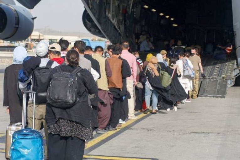 أميركا تعتزم إجلاء موظفين في سفارتها من النيجر