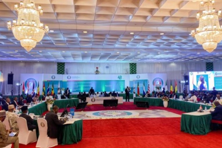 قادة جيوش غرب إفريقيا يبحثون الأسبوع المقبل تدخلا محتملا في النيجر