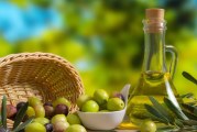 وزارة الفلاحة: نحو إنتاج حوالي 250 ألف طن سنويا من زيت الزيتون في أفق 2035