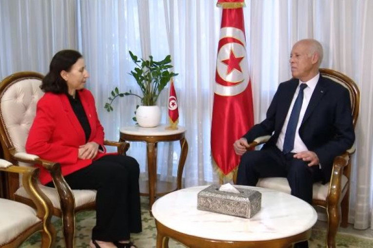 سعيّد لوزيرة التجهيز: ‘مندسُّون في الإدارة.. طبقي القانون عليهم ‘